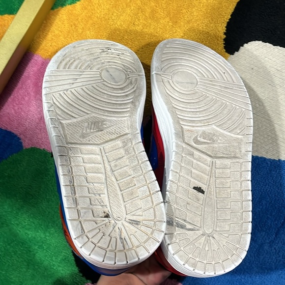 Gently used air Jordan for men jump man custom made 2 different colours - Picture 6 of 7